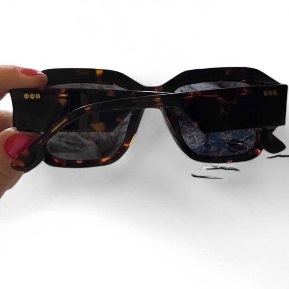 Komono “The Lee” Oversized Tortoise Shell Sunglasses - Picture 7 of 7